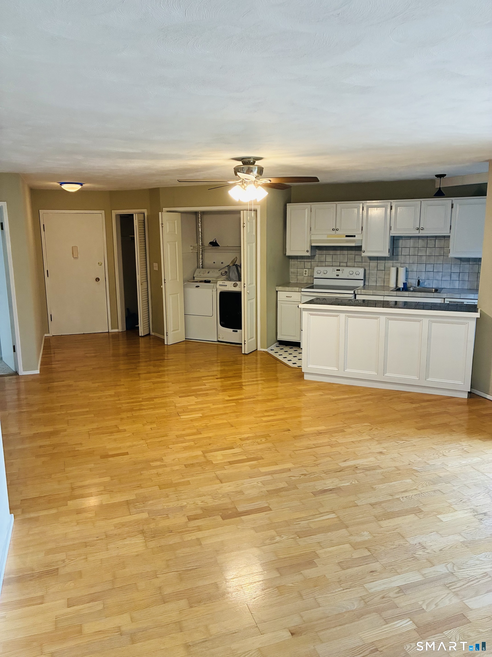 85 River Road, Unit E8 Essex, CT 06426 - Photo 7 of 40 Gallery Image 7