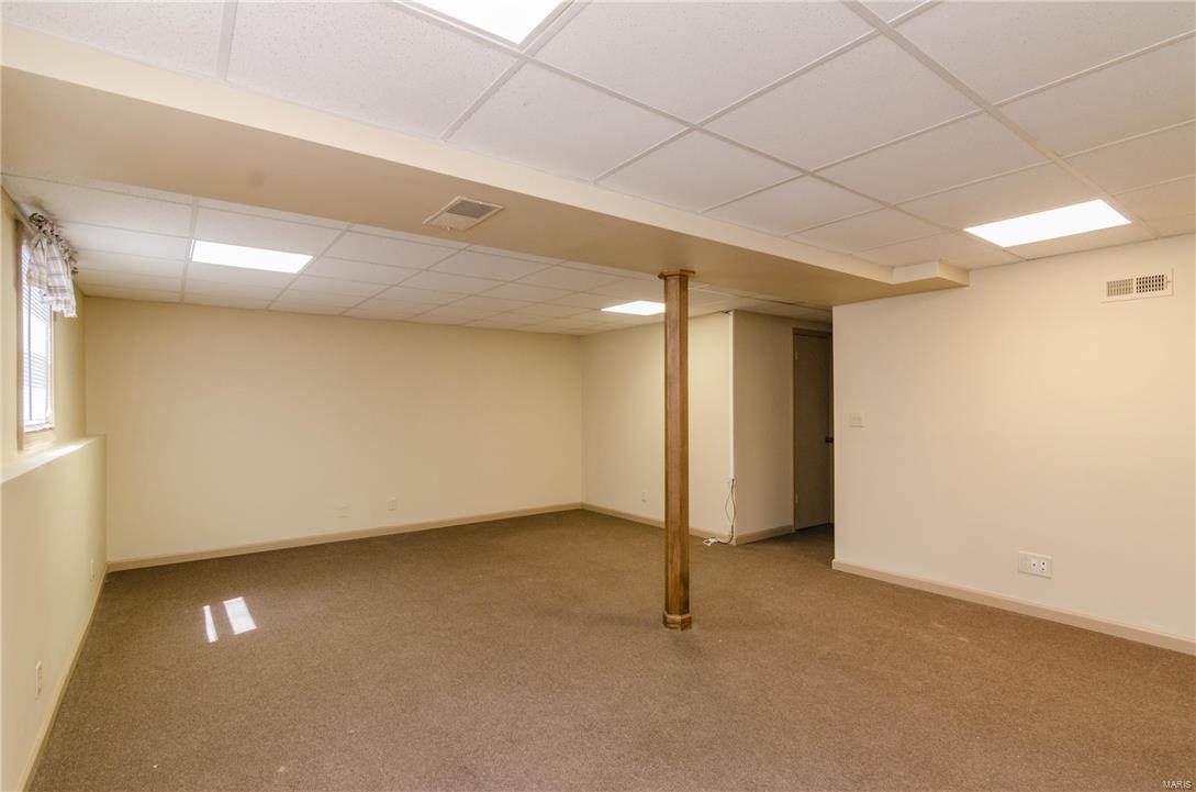 2568 Cambridge Road Brighton, IL 62012 - Photo 20 of 25