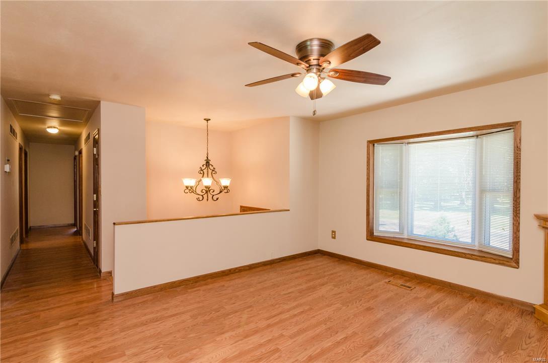 2568 Cambridge Road Brighton, IL 62012 - Photo 4 of 25