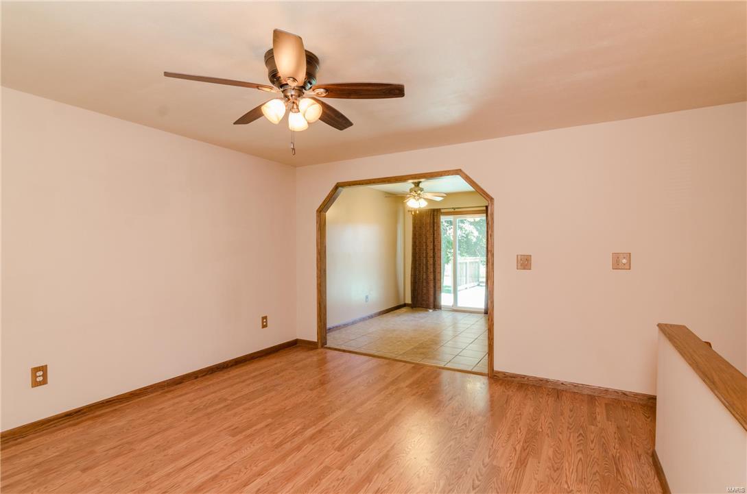 2568 Cambridge Road Brighton, IL 62012 - Photo 5 of 25