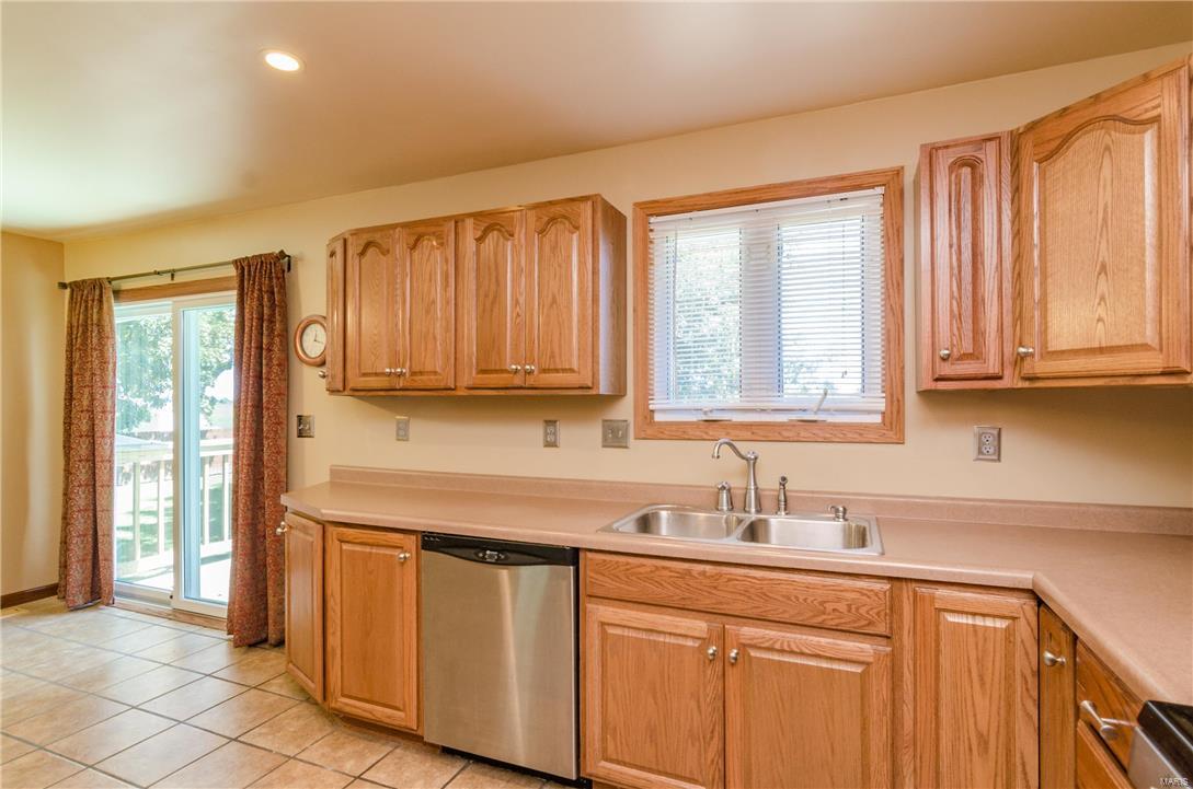 2568 Cambridge Road Brighton, IL 62012 - Photo 8 of 25
