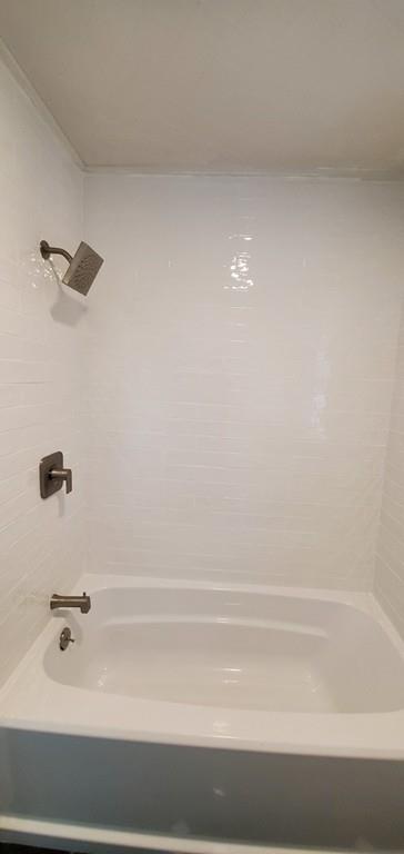 211 New Boston Road Sturbridge, MA 01566 - Photo 13 of 23 a bathroom with a bathtub