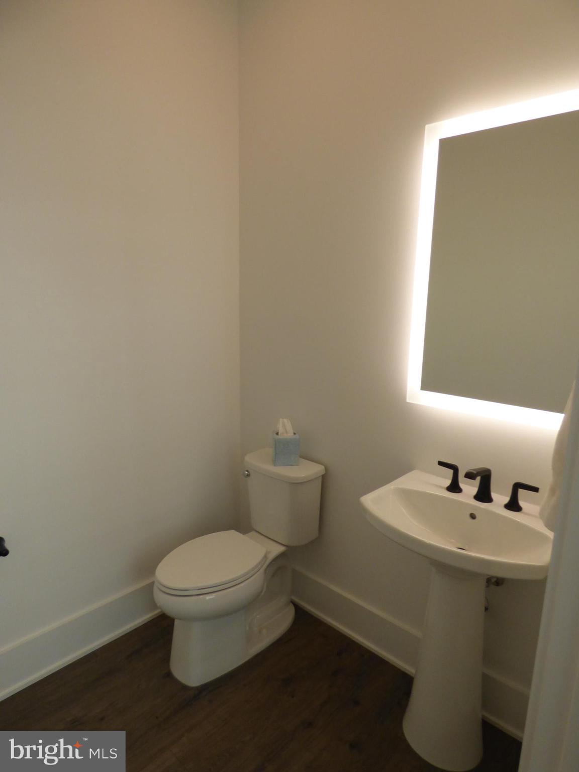 11360 Emerald Park Road Potomac, MD 20854 - Photo 16 of 33 Gallery Image 16