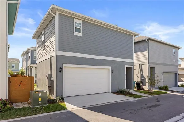 $2,000 | 10032 Hulse Alley, Orlando, FL 32827