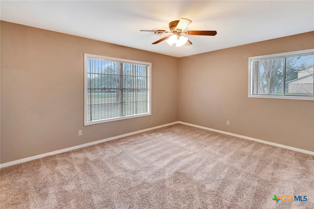 711 Northgate Road Victoria, TX 77904 - Photo 23 of 37 a view of an empty room with a window