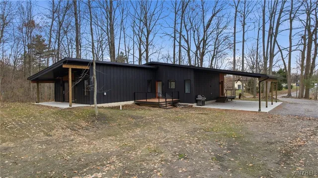 $890,000 | Undisclosed Address, Elma, NY 14059