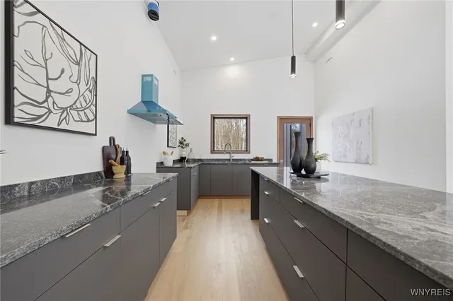 $890,000 | Undisclosed Address, Elma, NY 14059