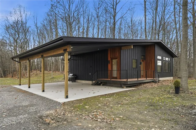 $890,000 | Undisclosed Address, Elma, NY 14059