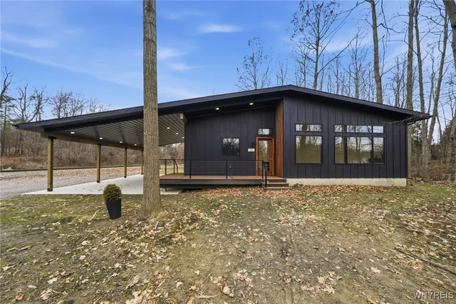 $890,000 | Undisclosed Address, Elma, NY 14059