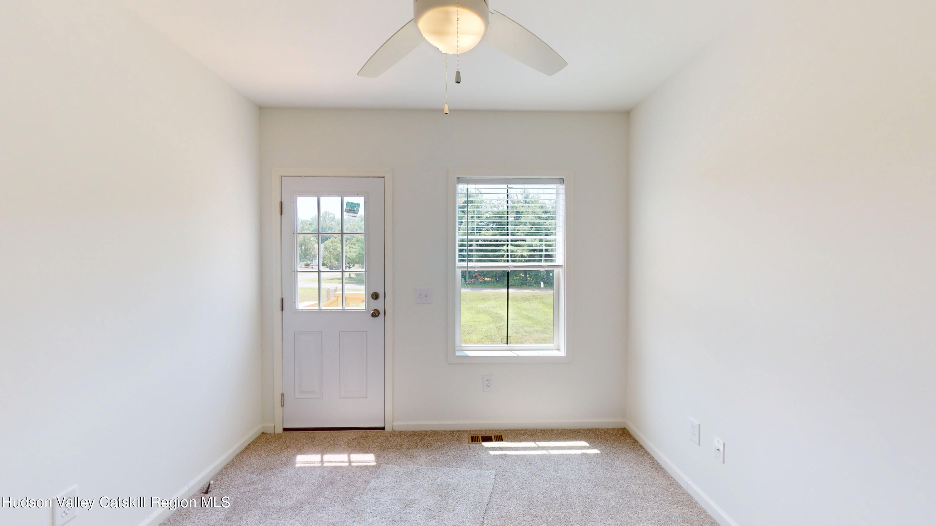 19 Mahoney Road Stuyvesant, NY 12173 - Photo 18 of 32 an empty room with windows