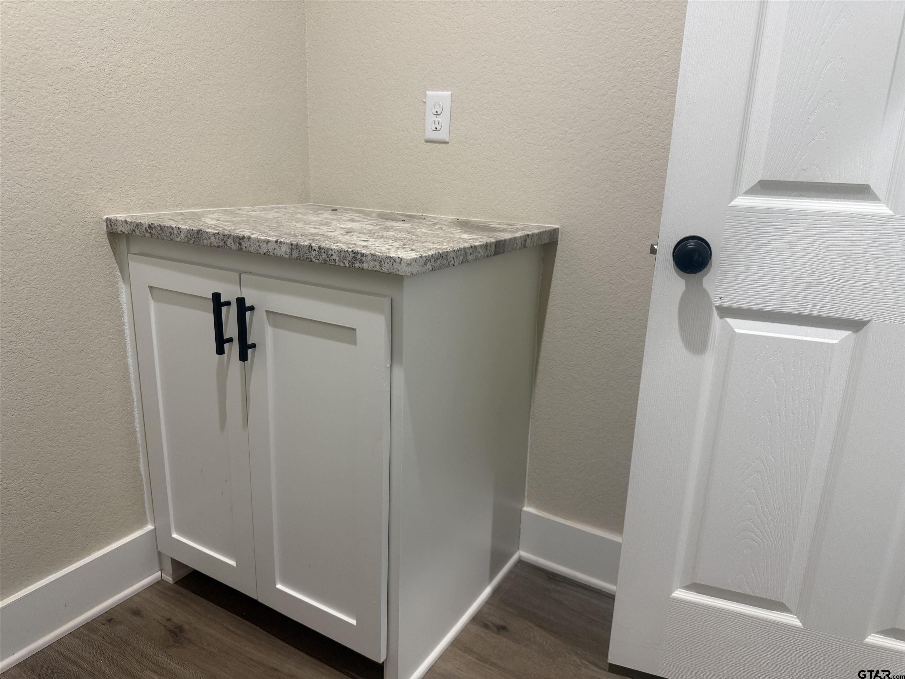 3006 Moorehead Street Tyler, TX 75701 - Photo 9 of 35