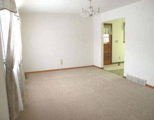382 Munce Road Washington, PA 15301 - Photo 3 of 18 Living Room.