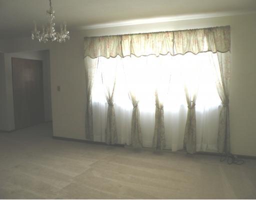 382 Munce Road Washington, PA 15301 - Photo 4 of 18 Living Room.