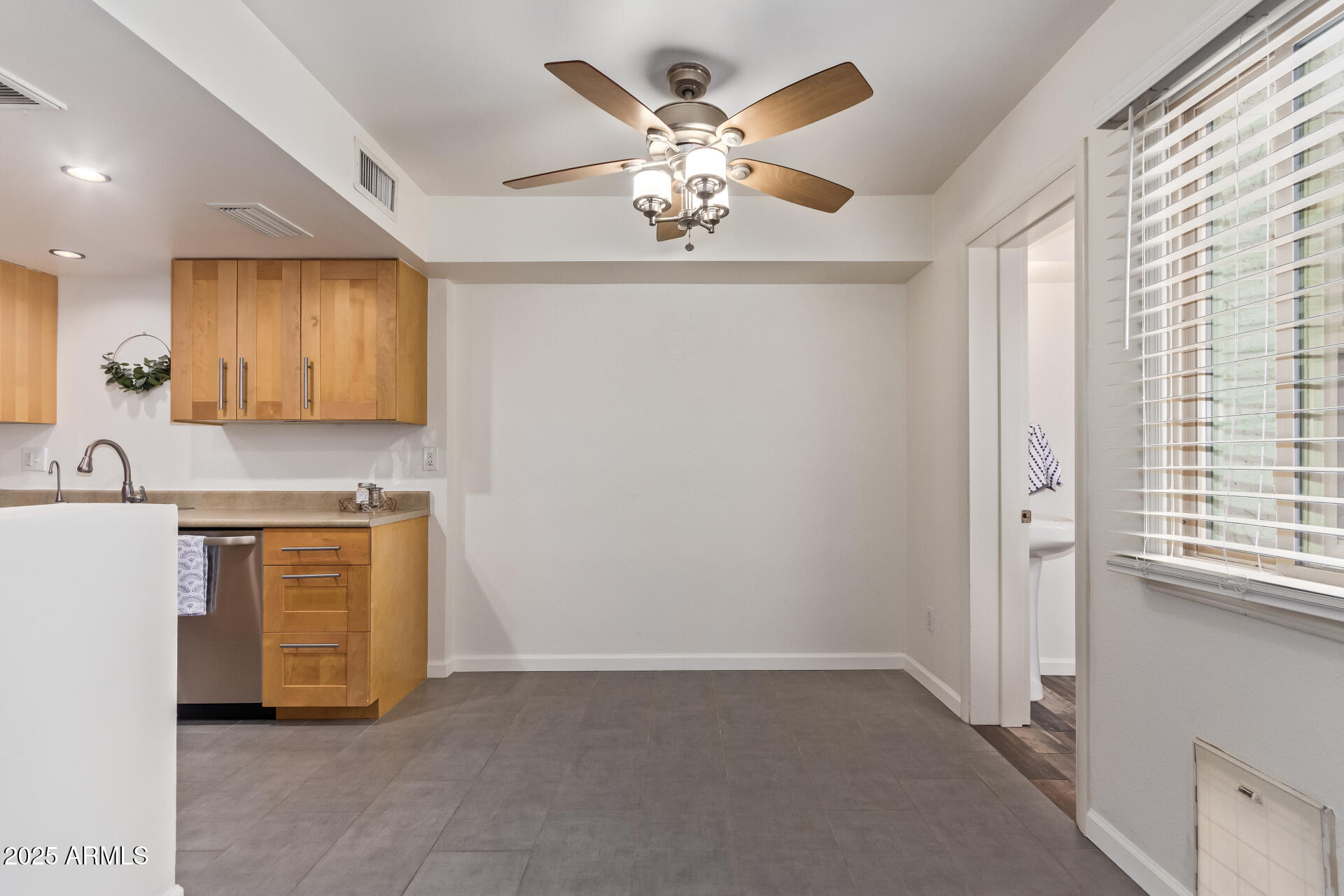 1010 East Redfield Road Tempe, AZ 85283 - Photo 11 of 24 16 - Redfield