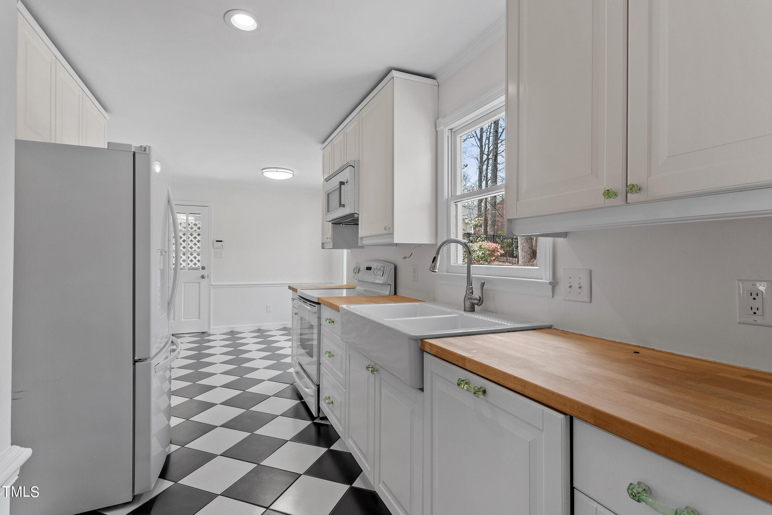 4525 Old Village Road Raleigh, NC 27612 - Photo 20 of 39 Kitchen