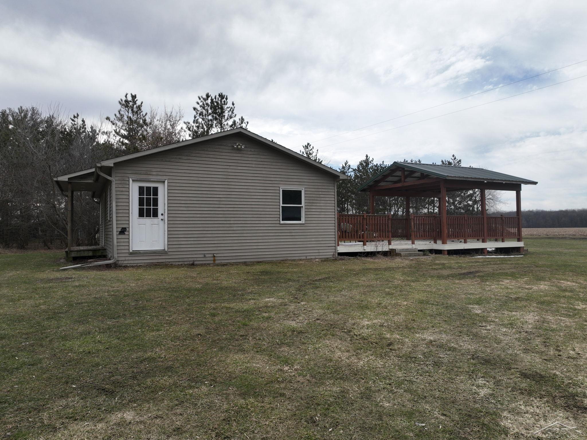 5258 South Steel Road Merrill, MI 48637 - Photo 4 of 48 50133448-258f3413-00cc-434f-a489-092a77b9f190.JPG
