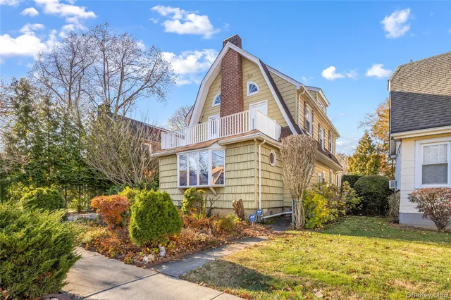 $1,398,000 | 32-24 157th Street | Murray Hill - Flushing