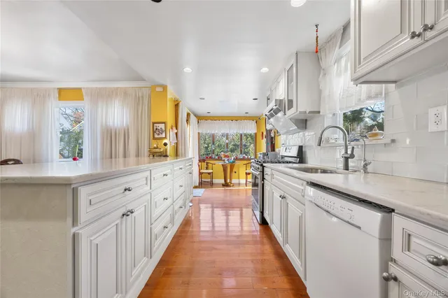 $1,398,000 | 32-24 157th Street | Murray Hill - Flushing