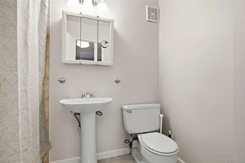 $260,000 | 2 Consulate Drive, Unit 3B, Tuckahoe, NY 10707