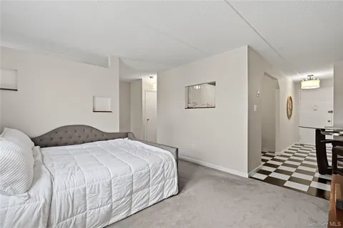 $260,000 | 2 Consulate Drive, Unit 3B, Tuckahoe, NY 10707