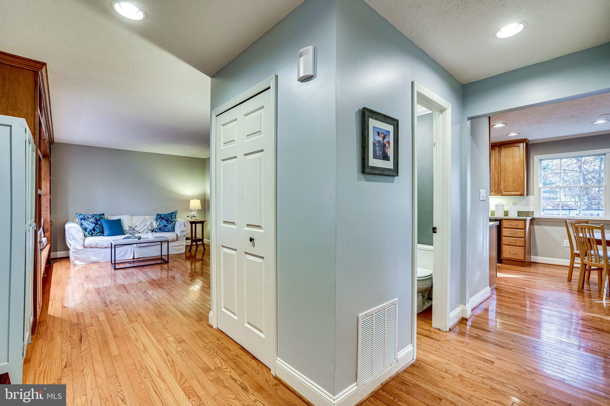 1868 Post Oak Trail Reston, VA 20191 - Photo 3 of 52