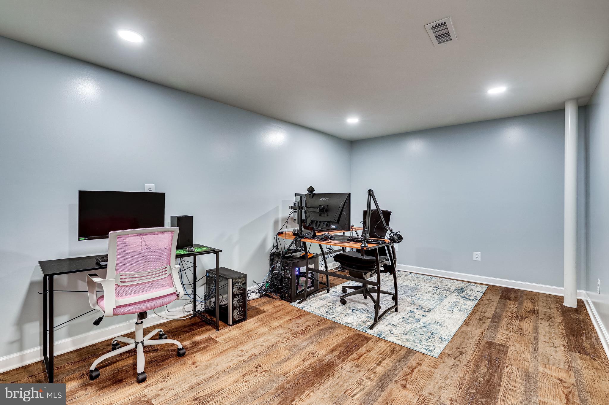 1868 Post Oak Trail Reston, VA 20191 - Photo 43 of 52