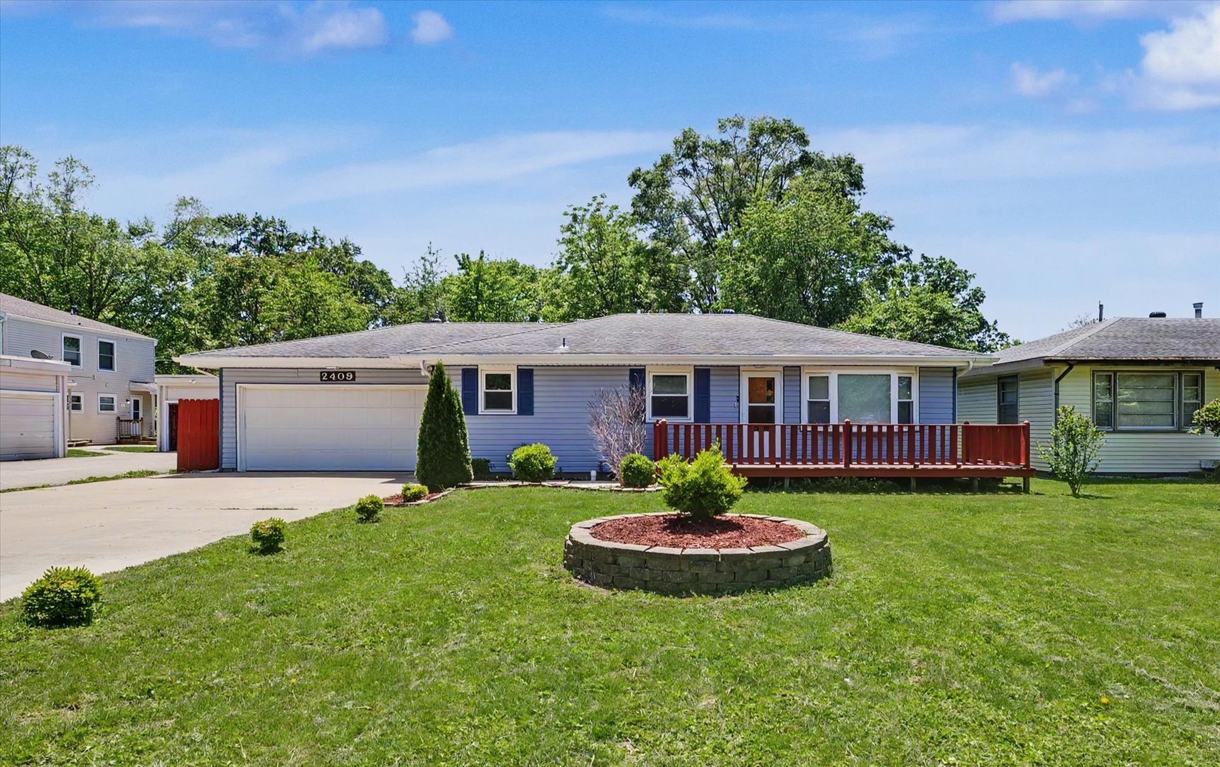 2409 West John Street Champaign, IL 61821 - Photo 2 of 25