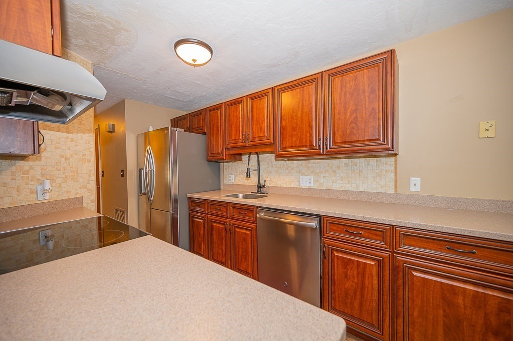 28 Southbridge Road, Unit 306 Charlton, MA 01507 - Photo 3 of 34 Gallery Image 3