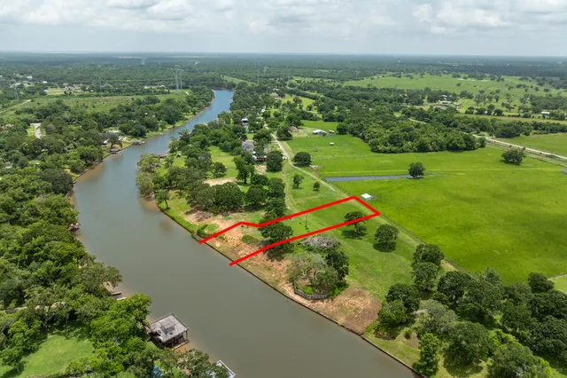 $199,900 | 2 County Road 344, Brazoria, TX 77422