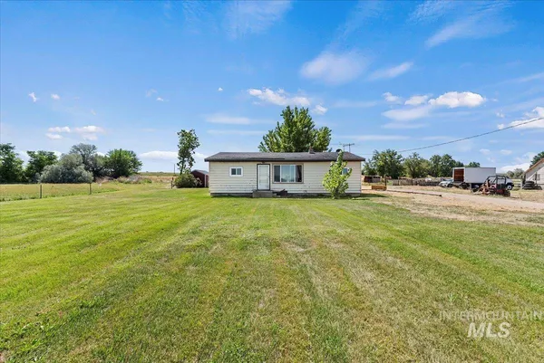 $950,000 | 23577 Upper Pleasant Ridge Road, Wilder, ID 83676