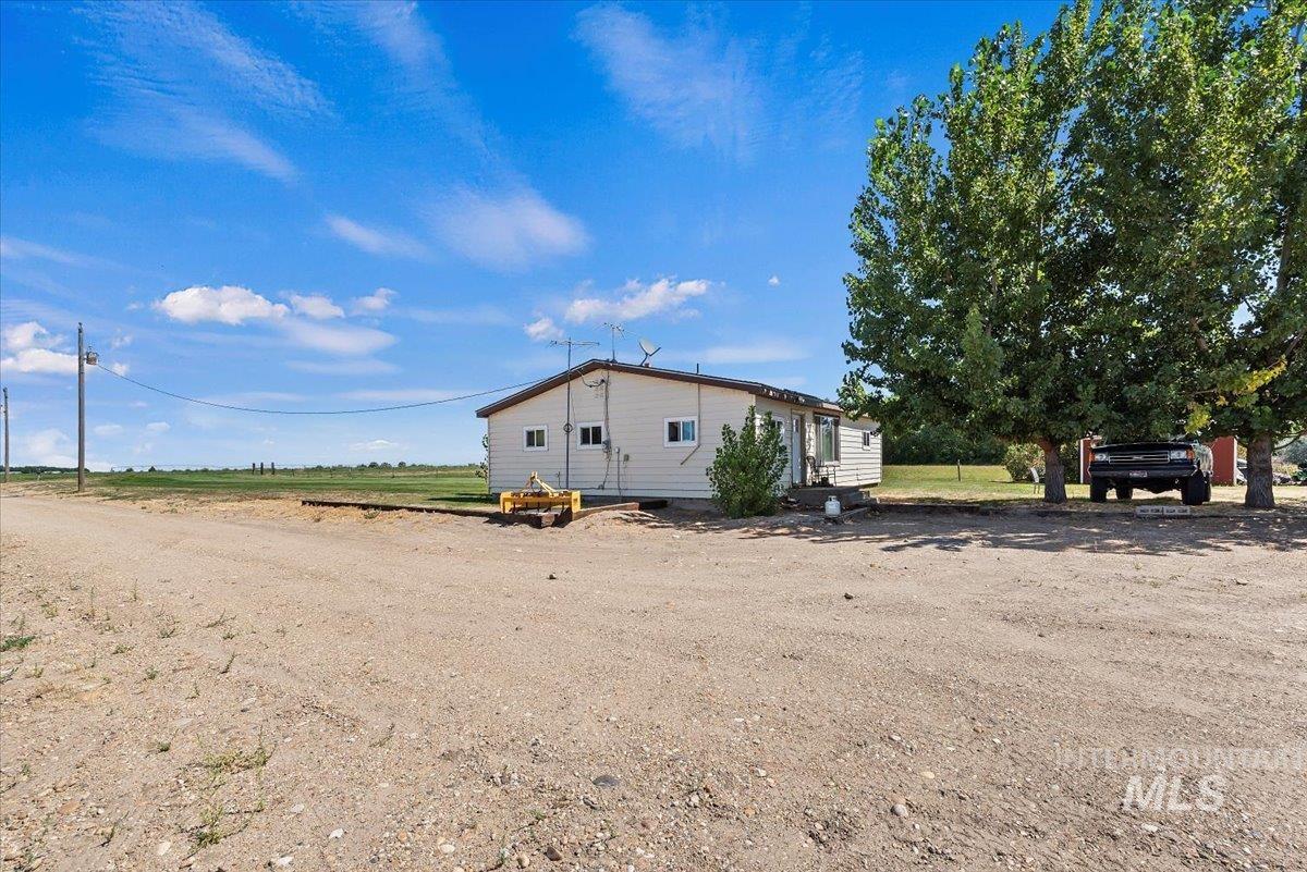23577 Upper Pleasant Ridge Road Wilder, ID 83676 - Photo 3 of 34