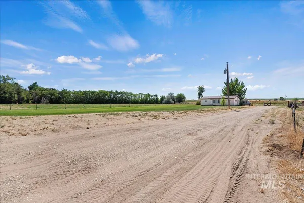 $950,000 | 23577 Upper Pleasant Ridge Road, Wilder, ID 83676