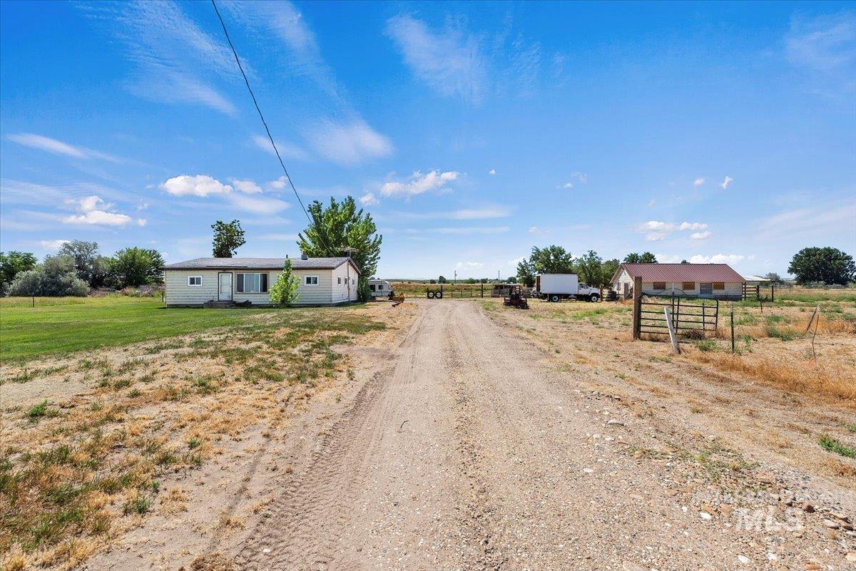 23577 Upper Pleasant Ridge Road Wilder, ID 83676 - Photo 4 of 34