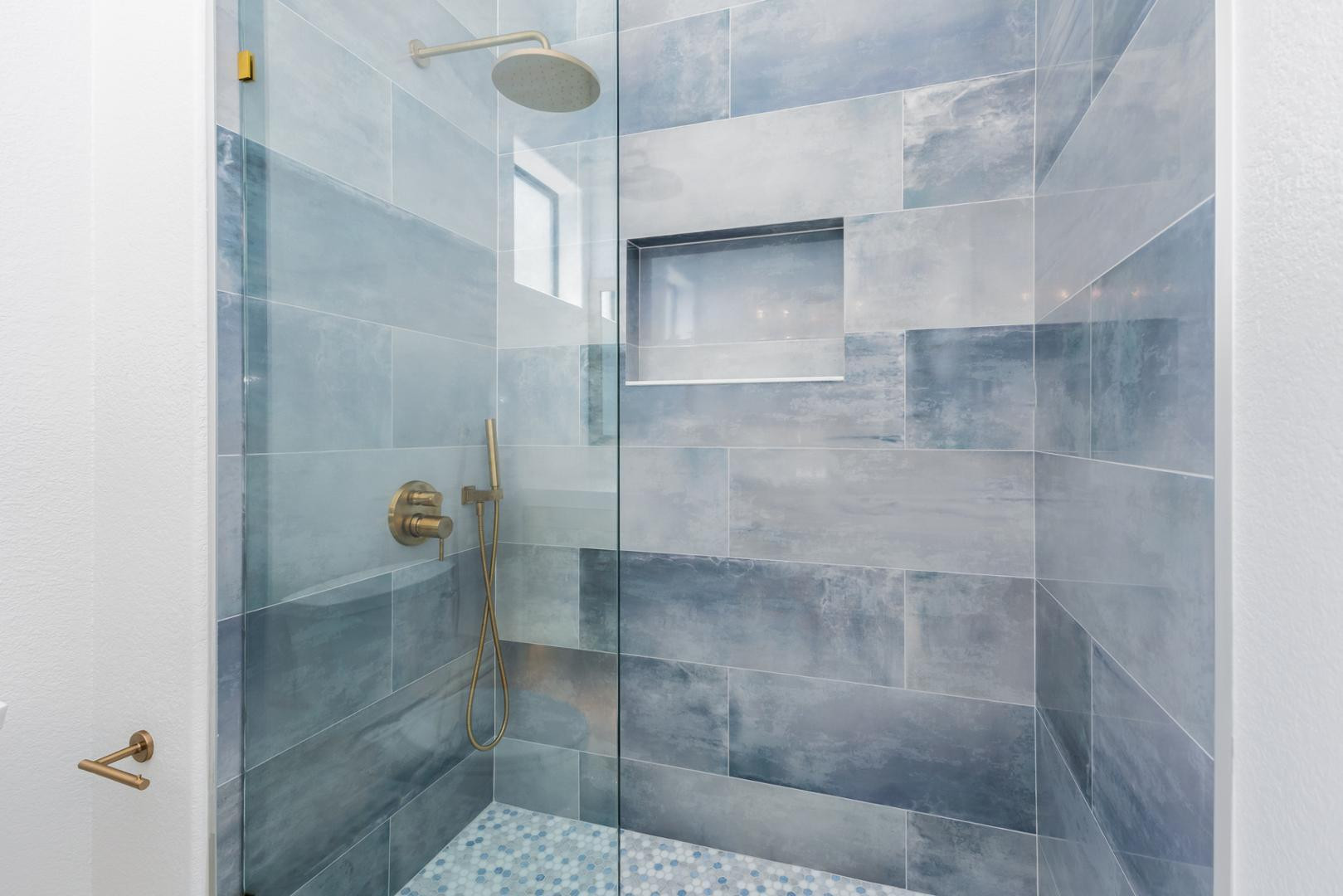 7027 North Scottsdale Road, Unit 225 Scottsdale, AZ 85253 - Photo 25 of 48 a bathroom with a shower