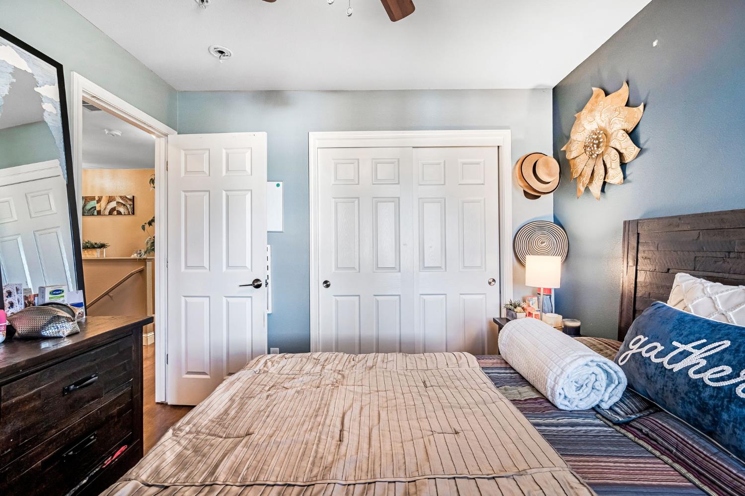 877 Sandra Avenue Sanger, CA 93657 - Photo 25 of 40 a bedroom with a bed and a window