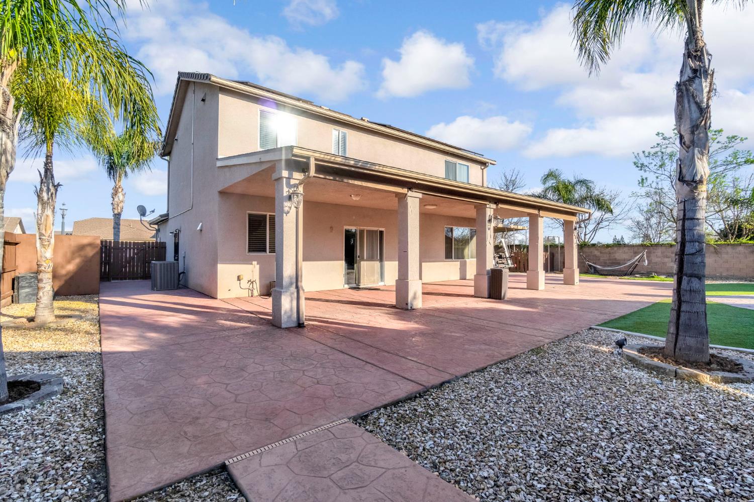 877 Sandra Avenue Sanger, CA 93657 - Photo 34 of 40 a view of a house with a patio