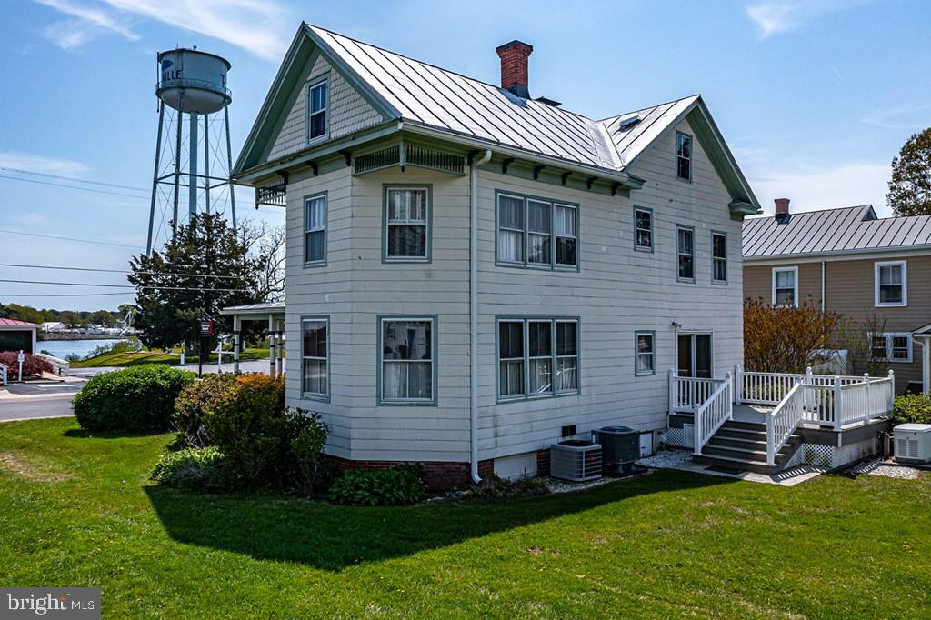 742 Main Street Reedville, VA 22539 - Photo 58 of 66 Charming coastal home with water views.