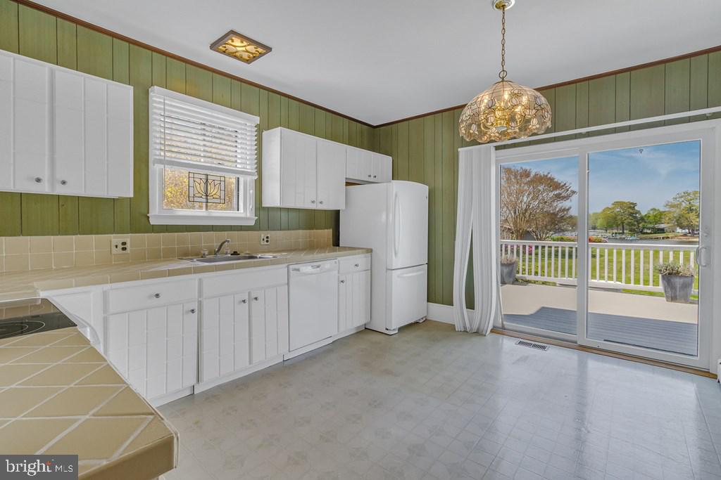 742 Main Street Reedville, VA 22539 - Photo 9 of 66 Bright kitchen with scenic views.