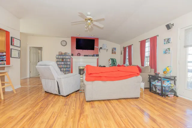 $270,000 | 3840 Collingswood Drive, Evansville, IN 47725