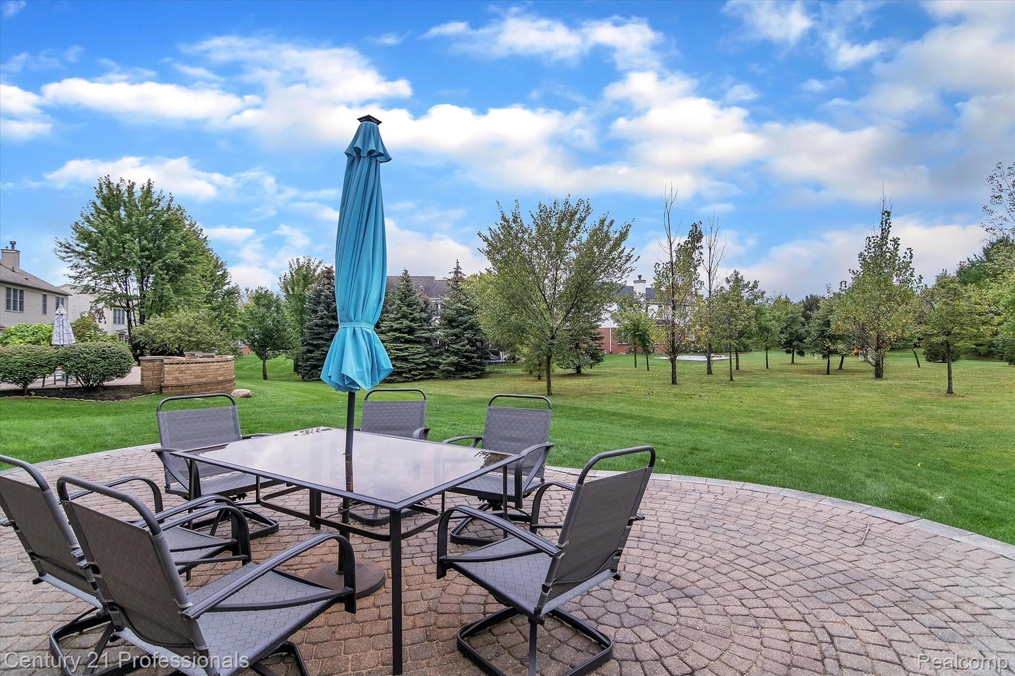 536 Bedlington Drive Rochester, MI 48307 - Photo 41 of 54 47-536 Bedlington Dr-Windowstill Real Estate Photography-48.jpg