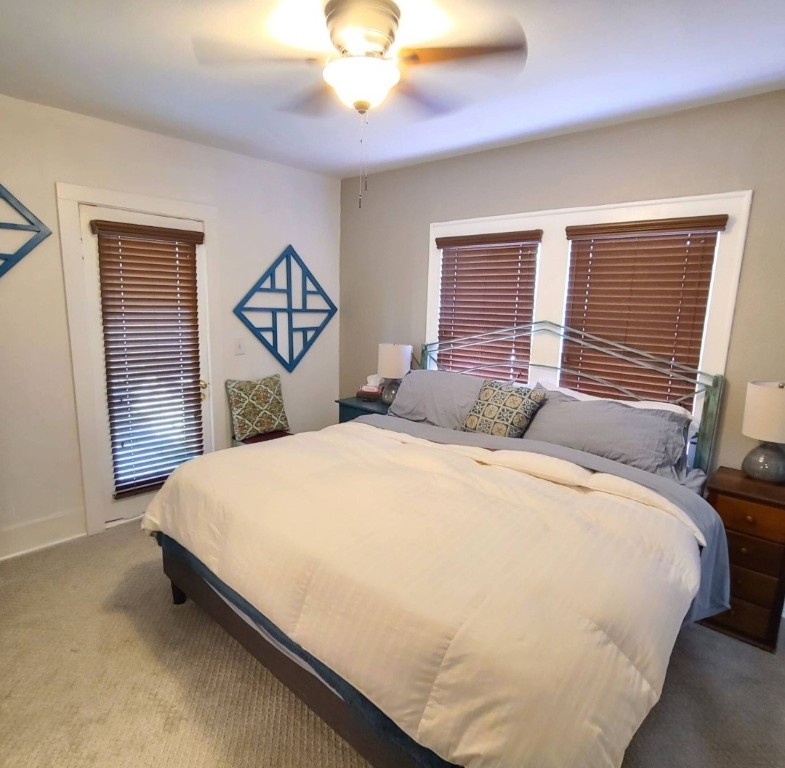 1427 Munger Street Houston, TX 77023 - Photo 13 of 24 a bedroom with a bed and window