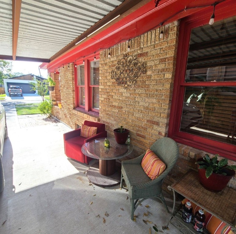 1427 Munger Street Houston, TX 77023 - Photo 20 of 24 a outdoor space with patio the couches and a potted plant