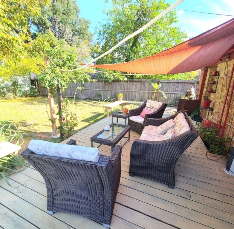 1427 Munger Street Houston, TX 77023 - Photo 21 of 24 a view of outdoor space with seating