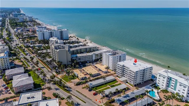 $11,000 | 1977 Gulf Shore Boulevard North, Unit 401, Naples, FL 34102