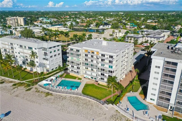 a picture of city view with outdoor space