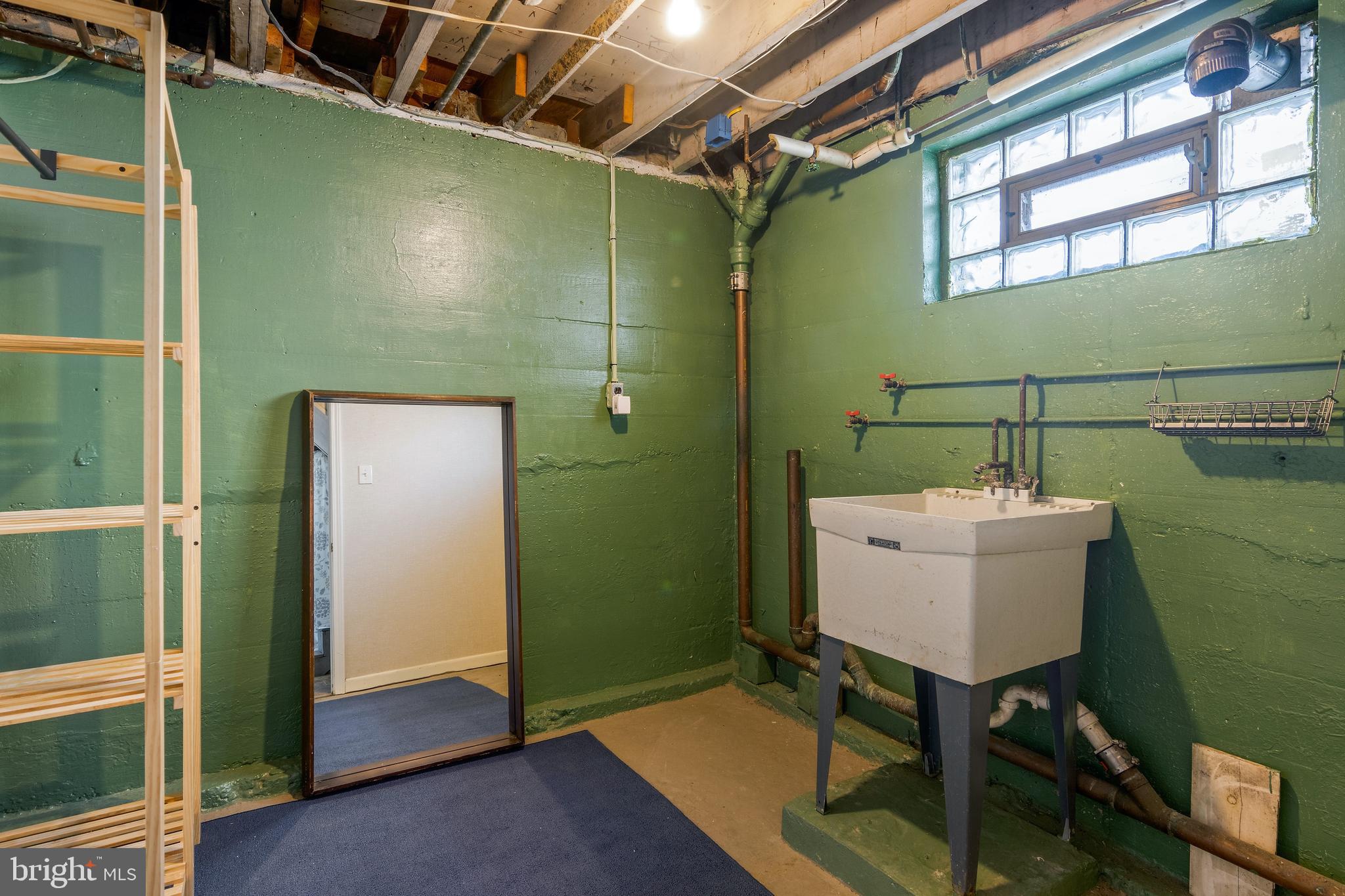 140 Woodbine Road Havertown, PA 19083 - Photo 22 of 26 Laundry room