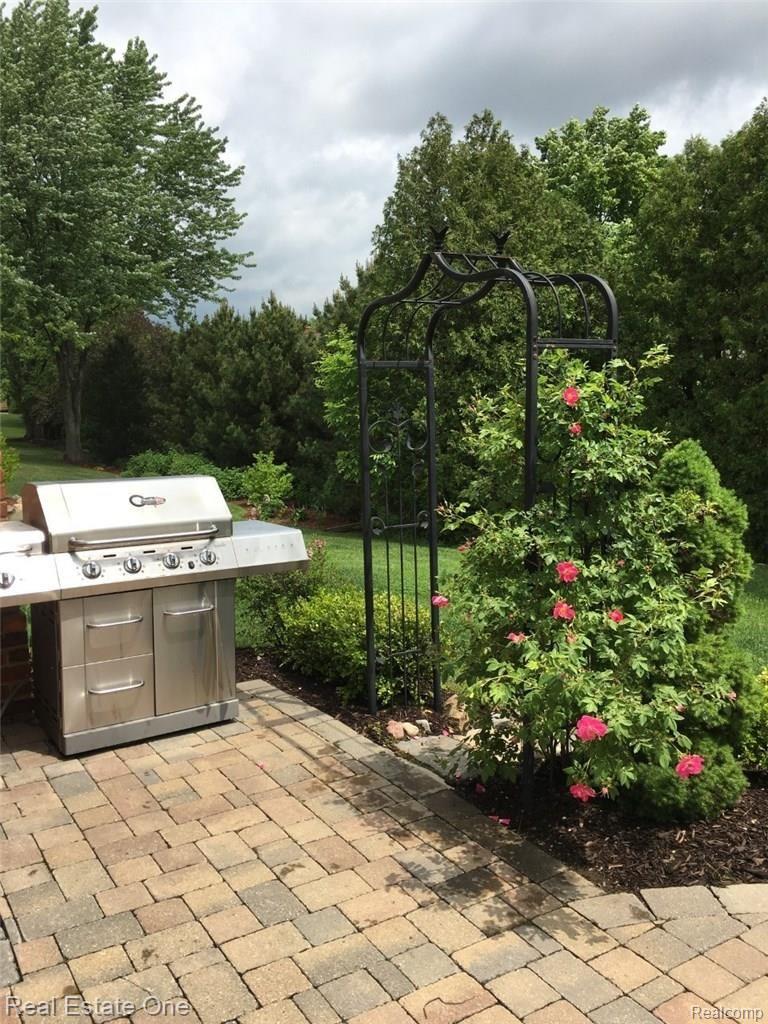 1836 Jason Circle Rochester, MI 48306 - Photo 8 of 45 Built in gas line is ready for your grill!