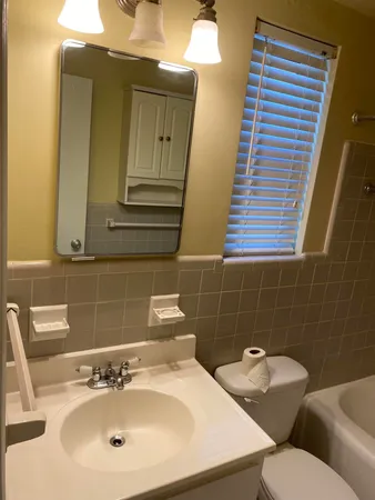 $1,975 | 1172 Surf Road, Unit A2, Singer Island, FL 33404