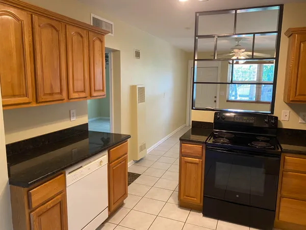 $1,975 | 1172 Surf Road, Unit A2, Singer Island, FL 33404