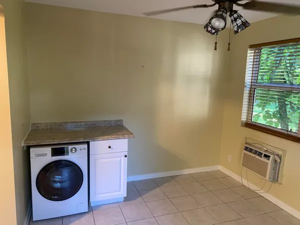 $1,975 | 1172 Surf Road, Unit A2, Singer Island, FL 33404